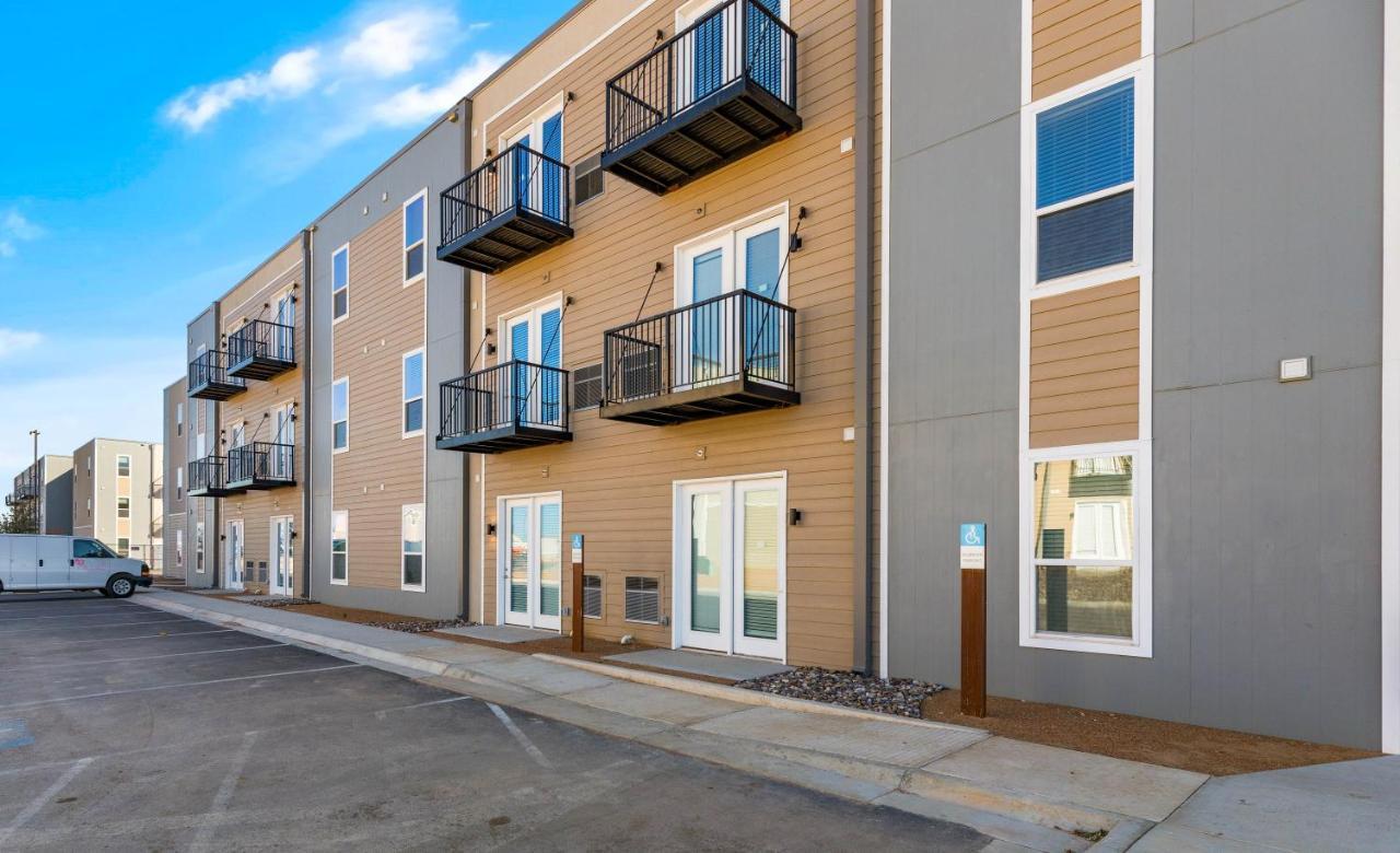 Flatz432 Apartments By Barsala Midland Exterior foto